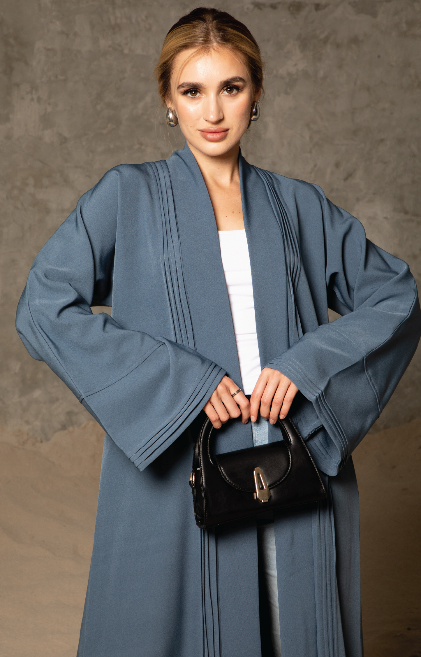 Abaya Blue Line