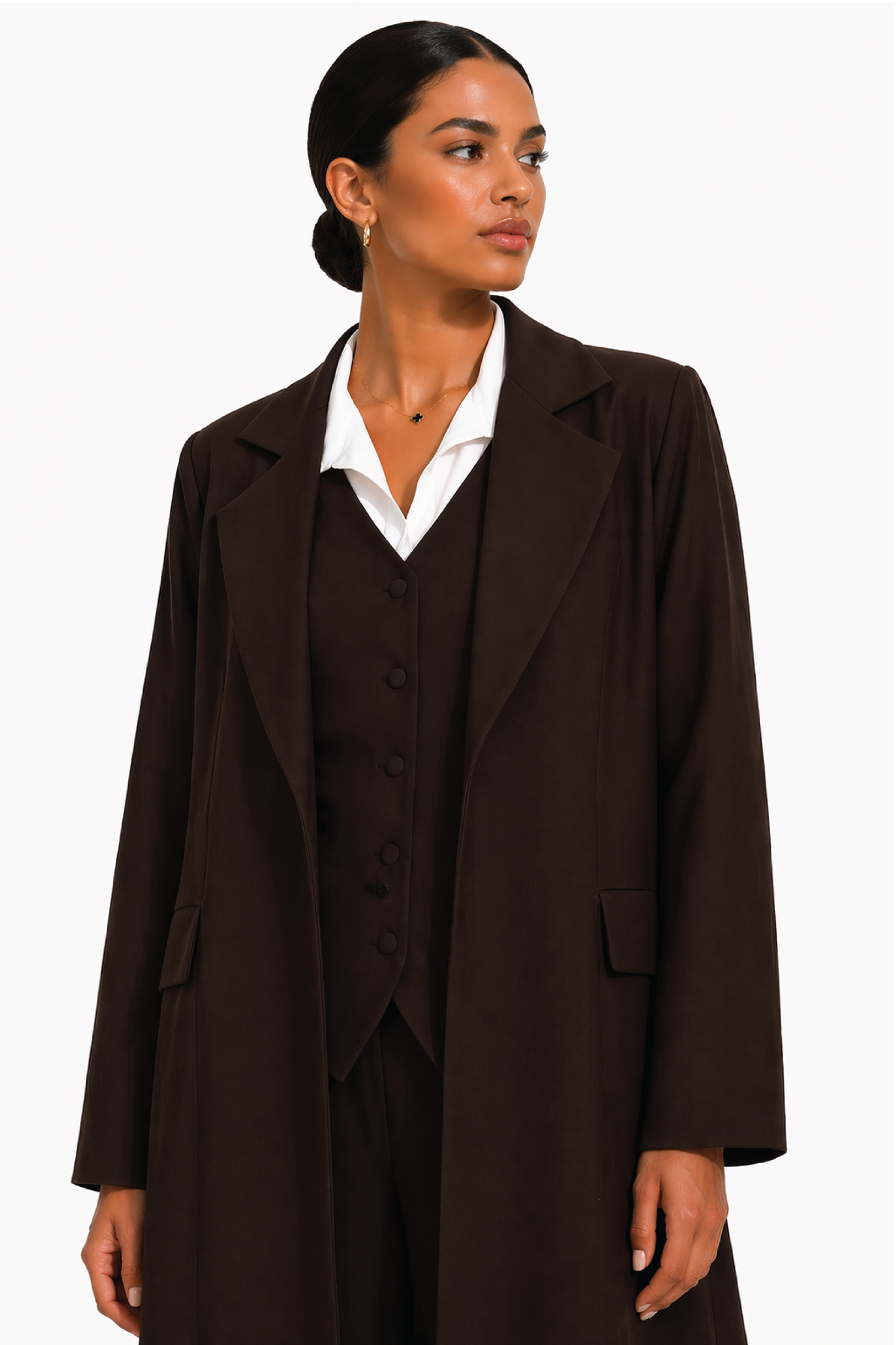 A 90s-Inspired Abaya Set with Inner Layer