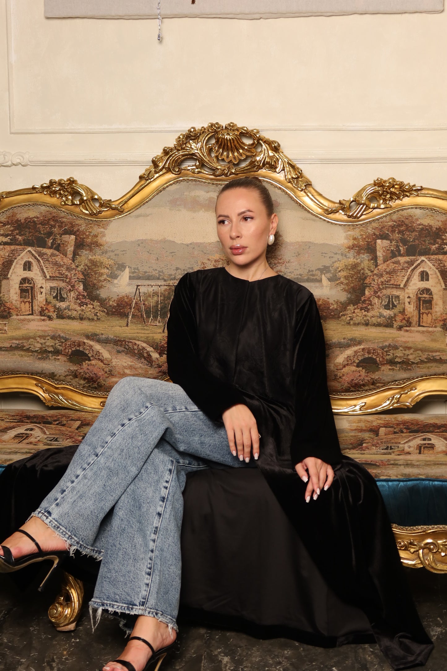 A New Winter Moonlight Touch – Velvet & Lace Abaya