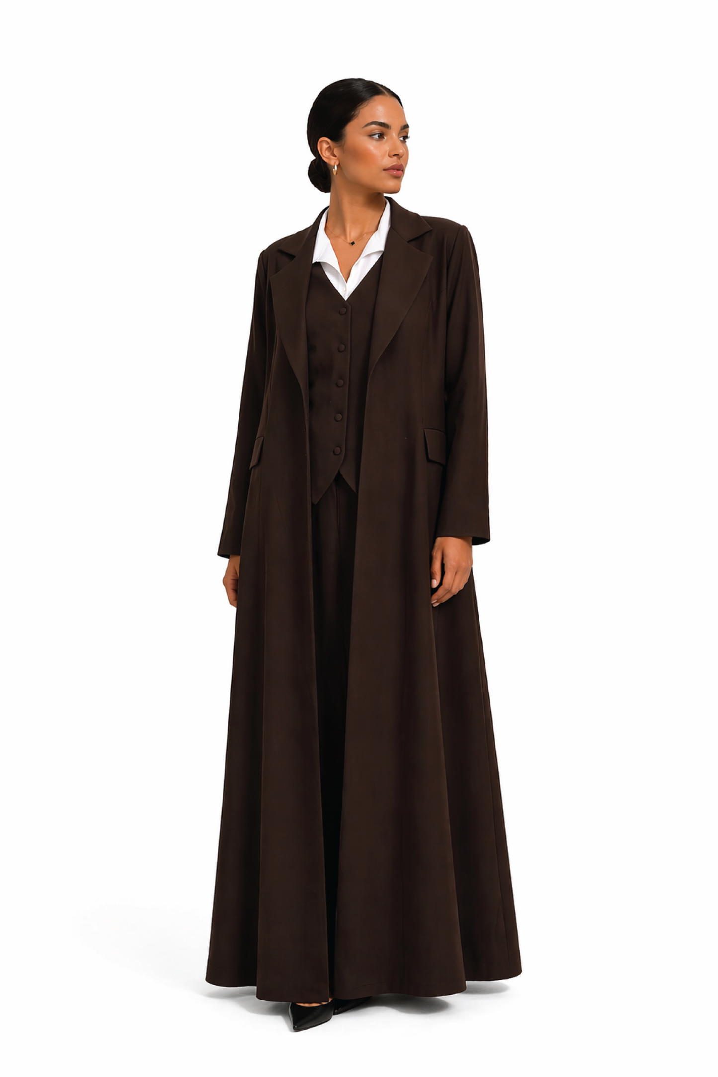 A 90s-Inspired Abaya Set with Inner Layer