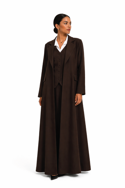 A 90s-Inspired Abaya Set with Inner Layer